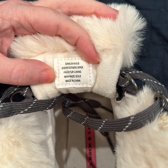 Womens winter boots with cream colored faux fur lining, gray boot, size 8.5 - Picture 5 of 5